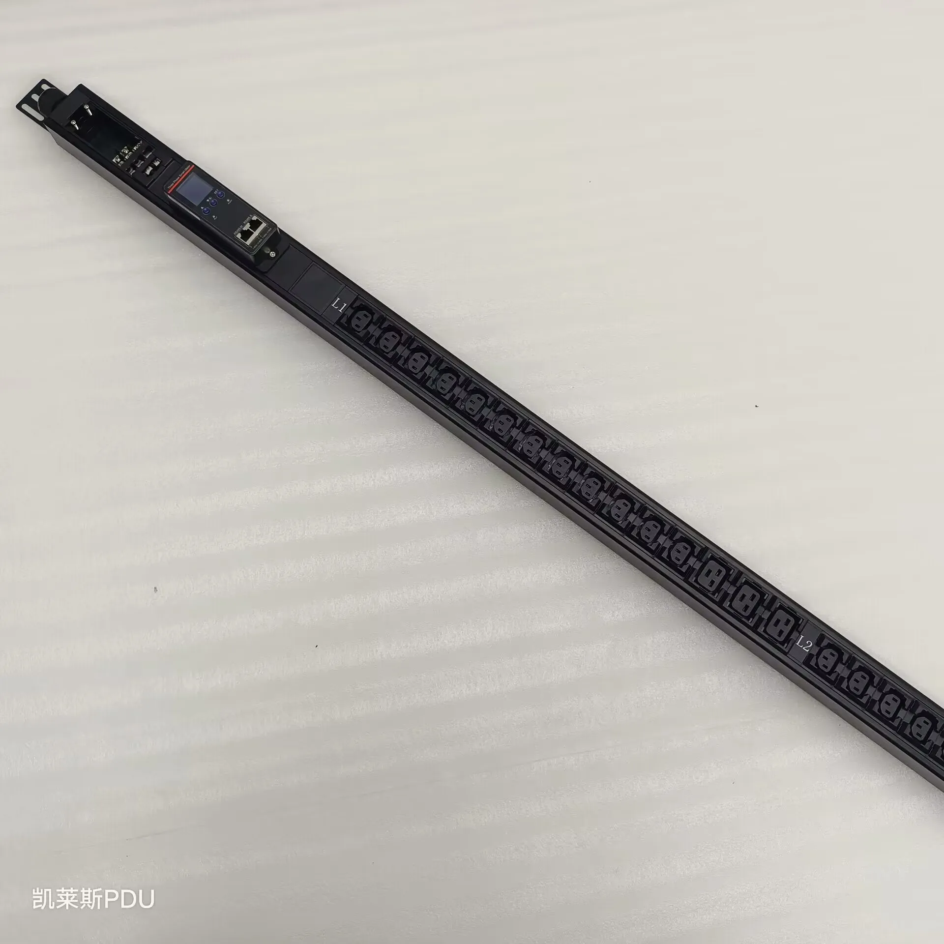 KLS brand 220-415Vac 32A 36-Bit IEC320C13 9-BitIEC320C19 output socket PDU current and voltage data display