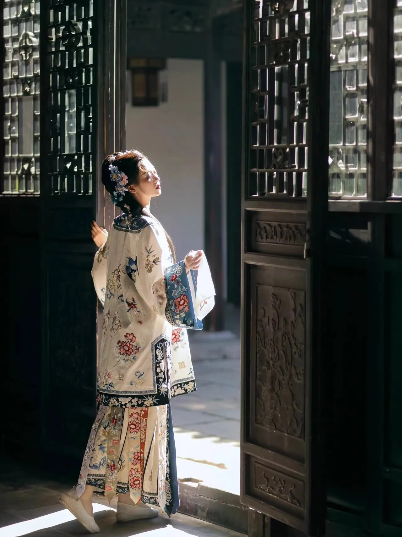 2024 Qing Han female Hanfu new Chinese retro national style printed blouse court style Qing Dynasty costume horse skirt set