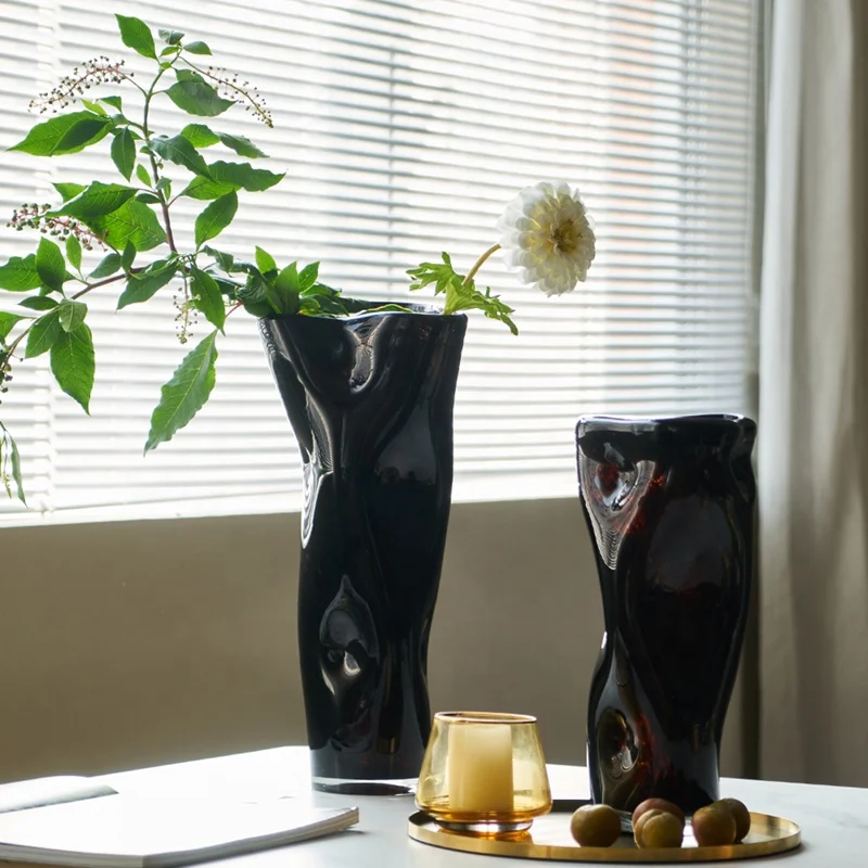 Bixuan Handblown Black Glass Vases with Organic Fluid Design and Reddish-Brown Swirls Decorative Pieces for Modern Interior Vase