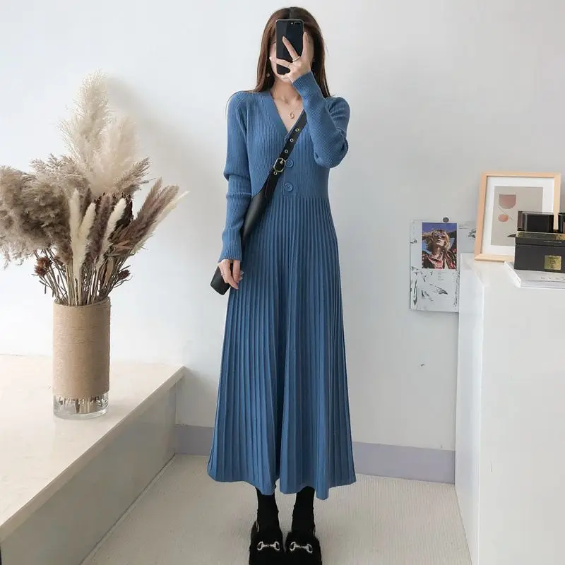 Autumn and winter new loose plus size base long woolen dress with pleats over the knee long skirt