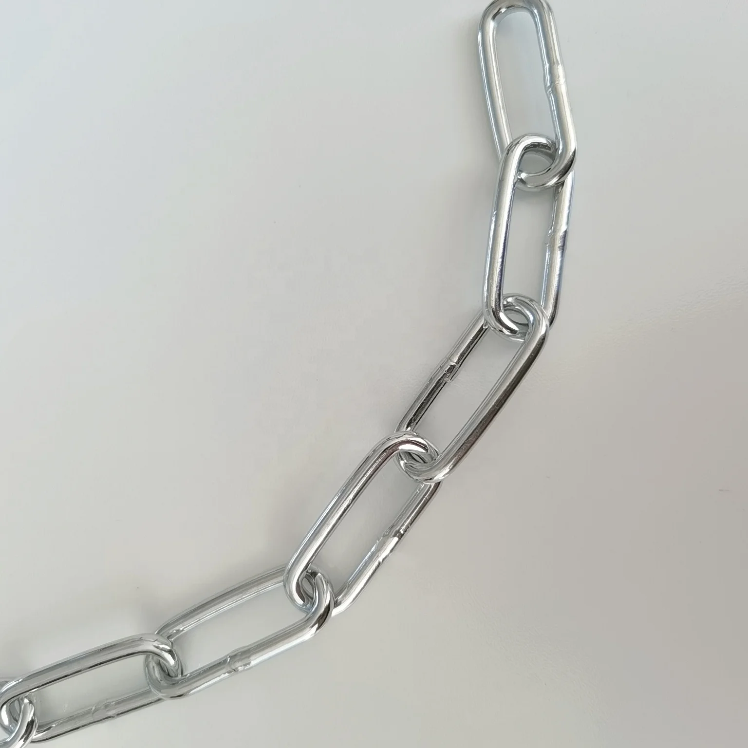 Smooth Welding 4MM Galvanized Steel DIN763 Long Link Chain