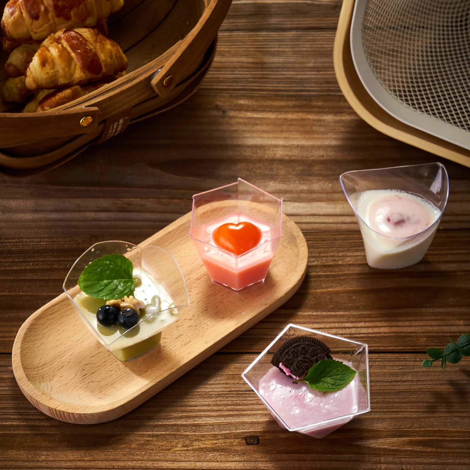 Hot sales hard star dessert clear transparent plastic disposable fruit salad cup