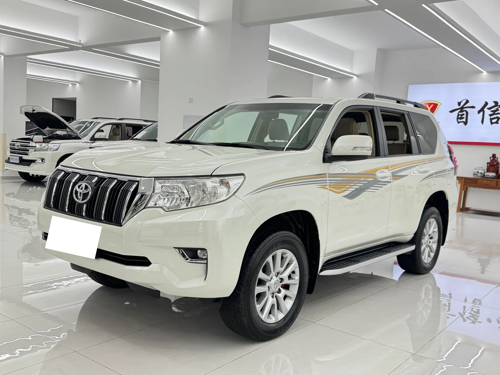 Toyota Prado 2018 модель 3.5L автоматический TX.