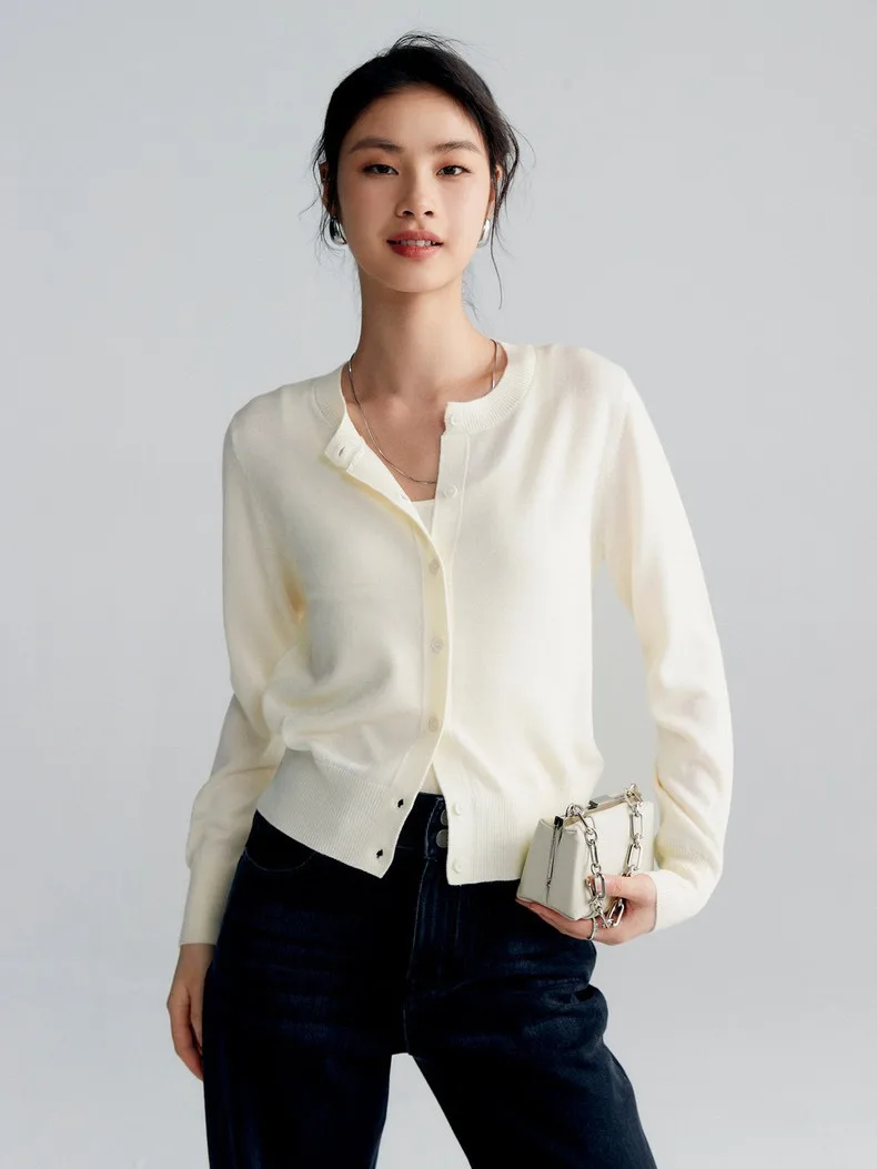 Women Crew Neck Long Sleeves Cardigan W/button At Front Made Of Extra Fine Merino Wool Knitted Sweater