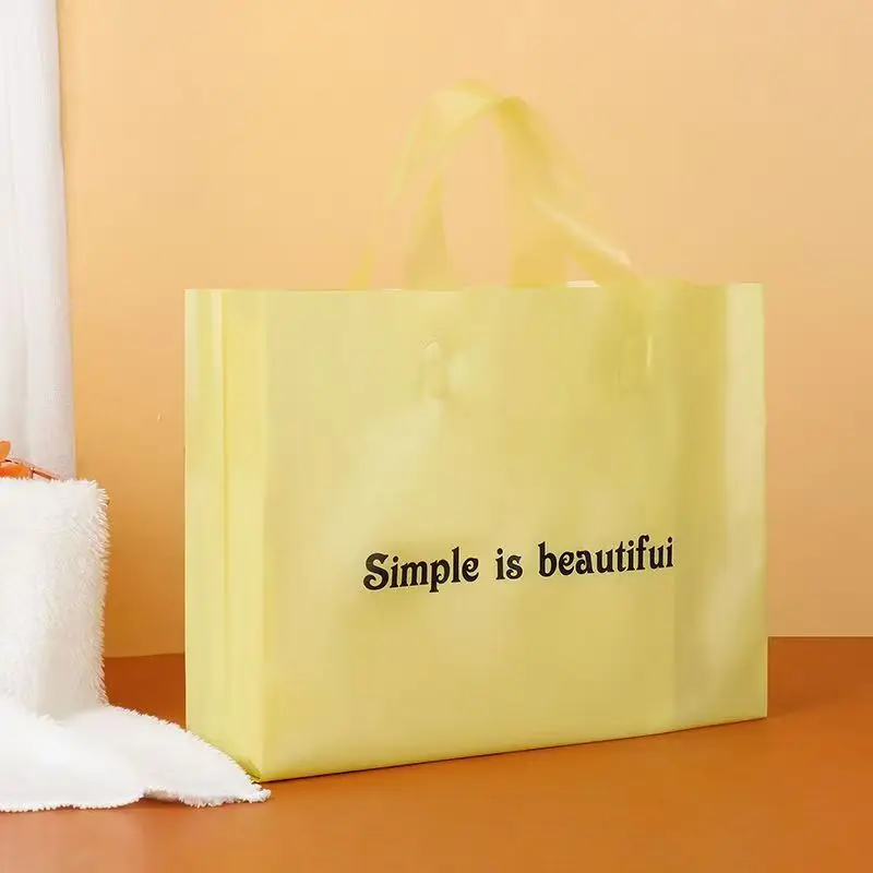China Supplier Wholesale Durable Waterproof Shopping Gift Clothing Packaging Plastic Bags