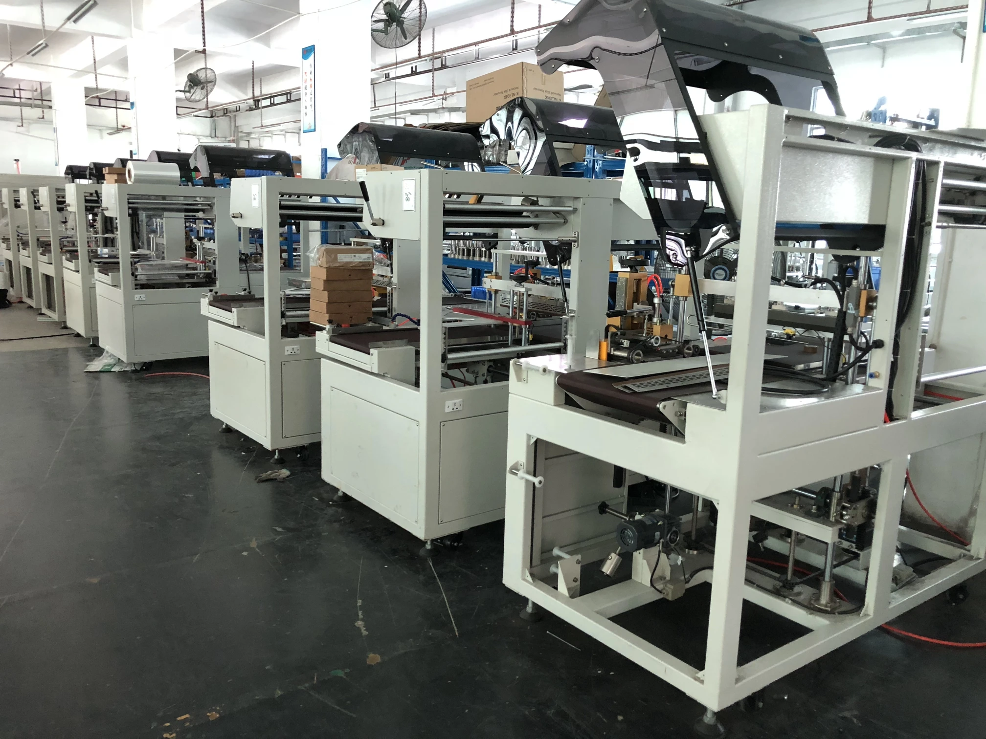 Superior Quality Automatic Mattress Luggage Packing Film Heat Shrink Wrapping Machine