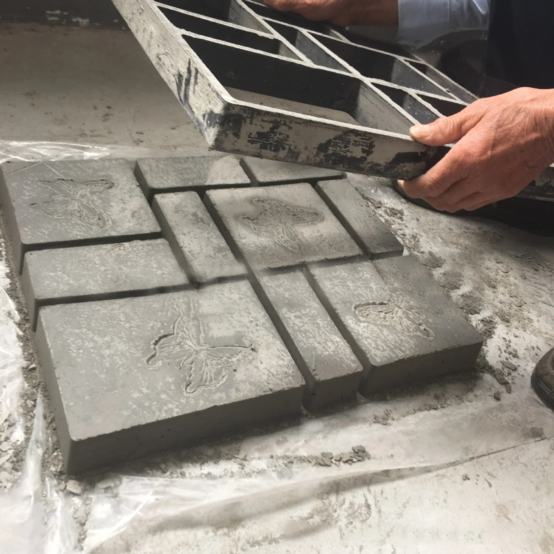 DIY garden cement mold paving antique plastic prototype floor European square concrete floor brick mold decoration