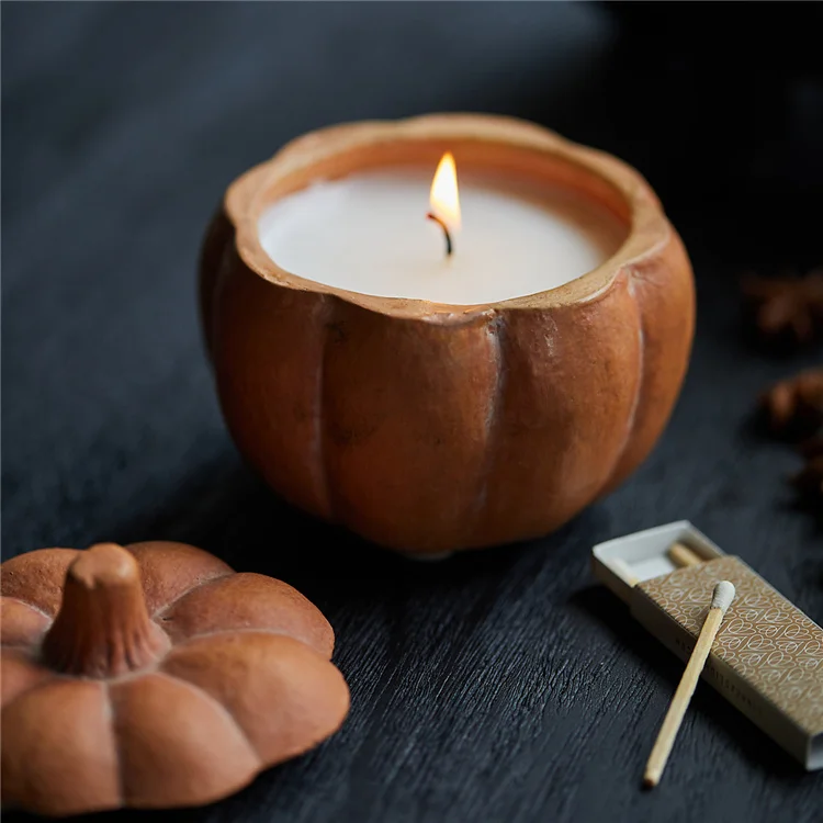 New design halloween decorative home decoration matte candle containers pumpkin shaped candle jar with lid