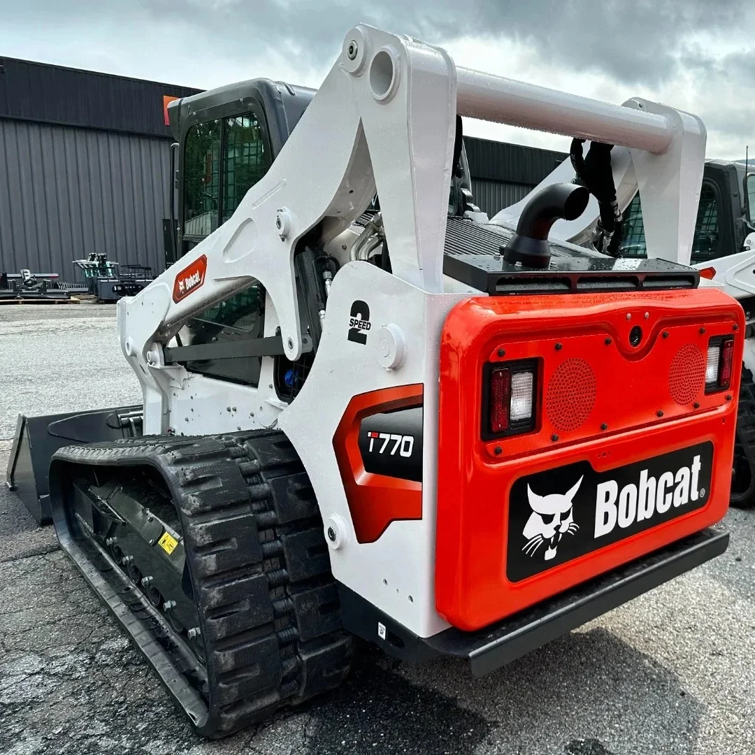Гусеничный погрузчик Bobcat T770