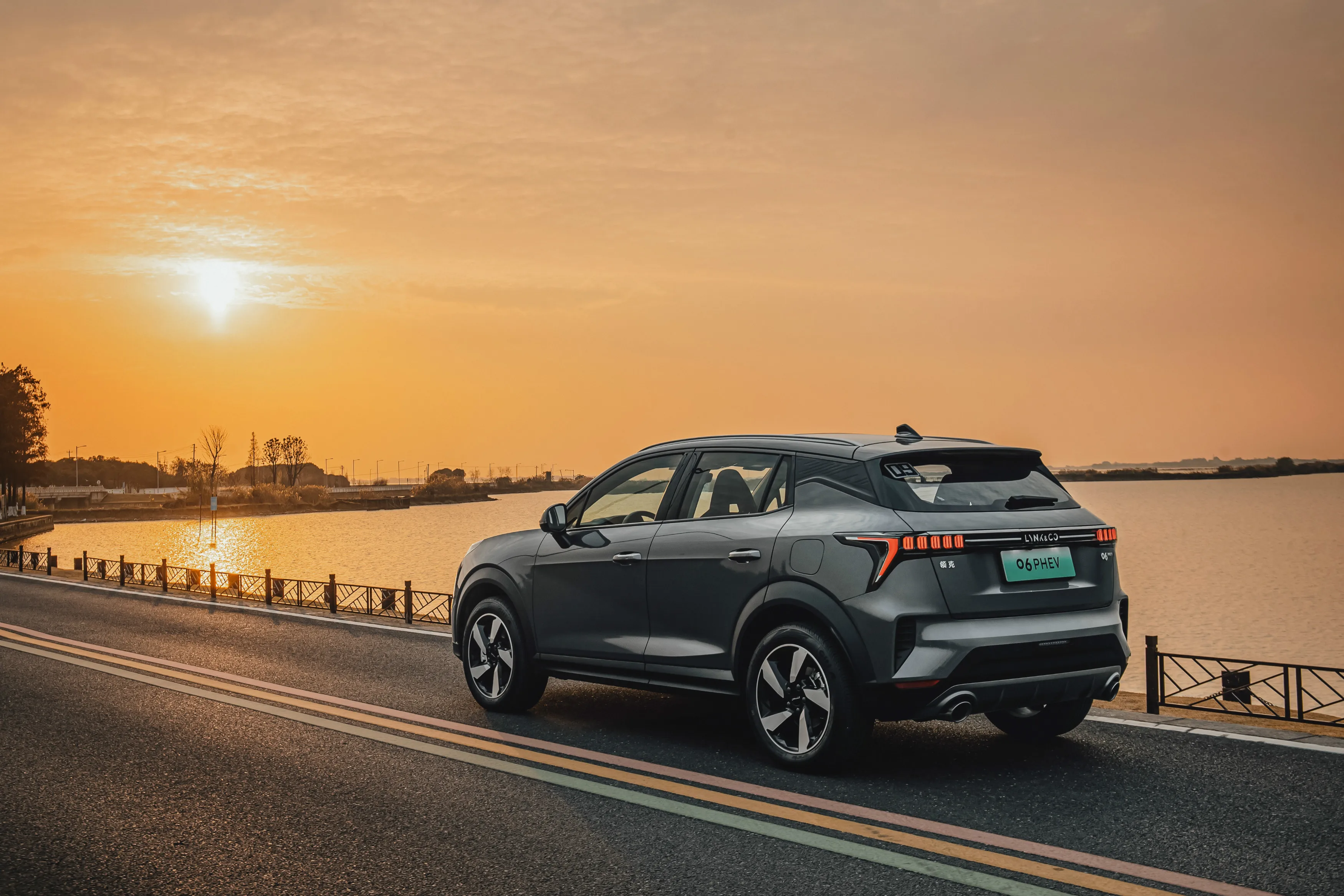Спортивная скоростная модель топлива для автомобиля внедорожник Lingke 2023 2024 Мода 06 газовый автомобиль взрослых EM-P 56 Стандартный диапазон Pro