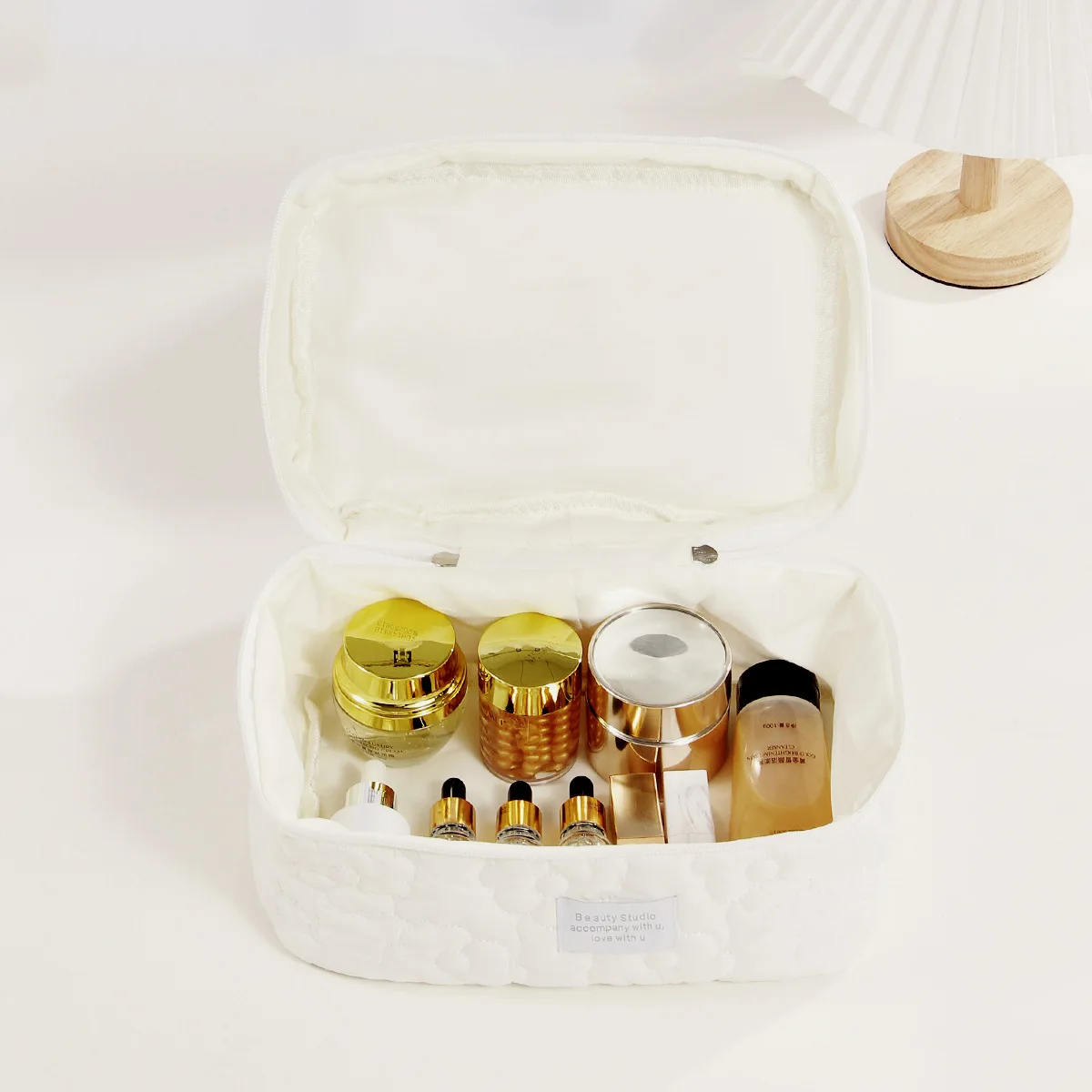 New Flower Pattern Female Makeup Bag Toiletries Organizer Zipper Quilted Cosmetic Pouch Travel Wash Make Up Bag for Women