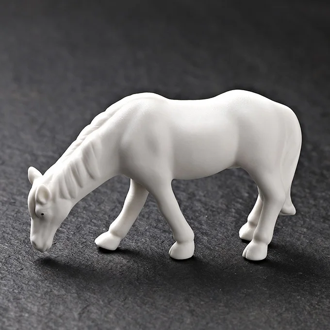 Handmade Eco-friendly Porcelain Animal Crafts Ceramic Pig Figurine Popular White Elephant Home Lucky Decoration Ceramic Pig