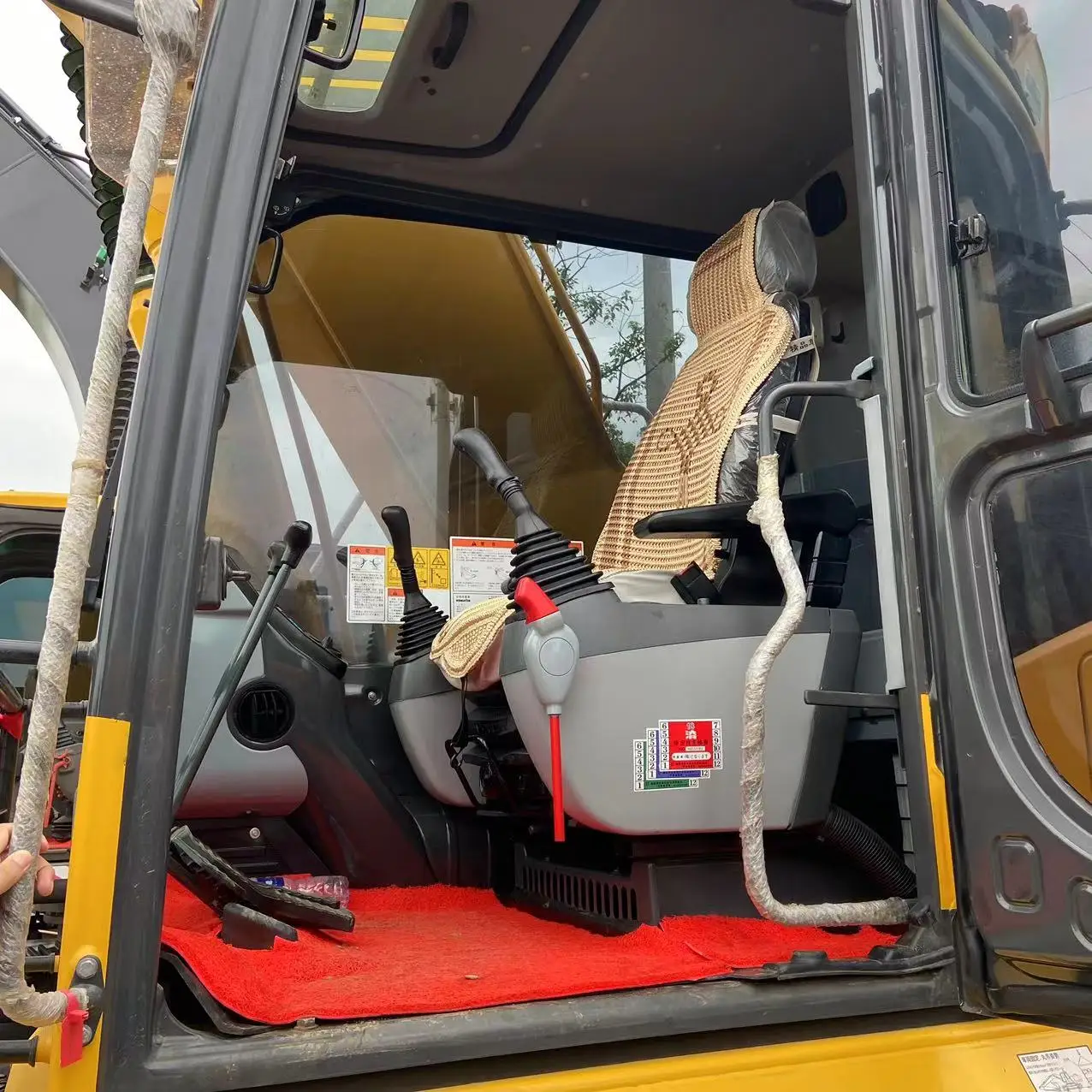 Cheap Original Komatsu PC240-8 Excavator Japan Mini Used Crawler Excavator Komatsu PC 210 240LC 240 240-8  220 PC200 For sale