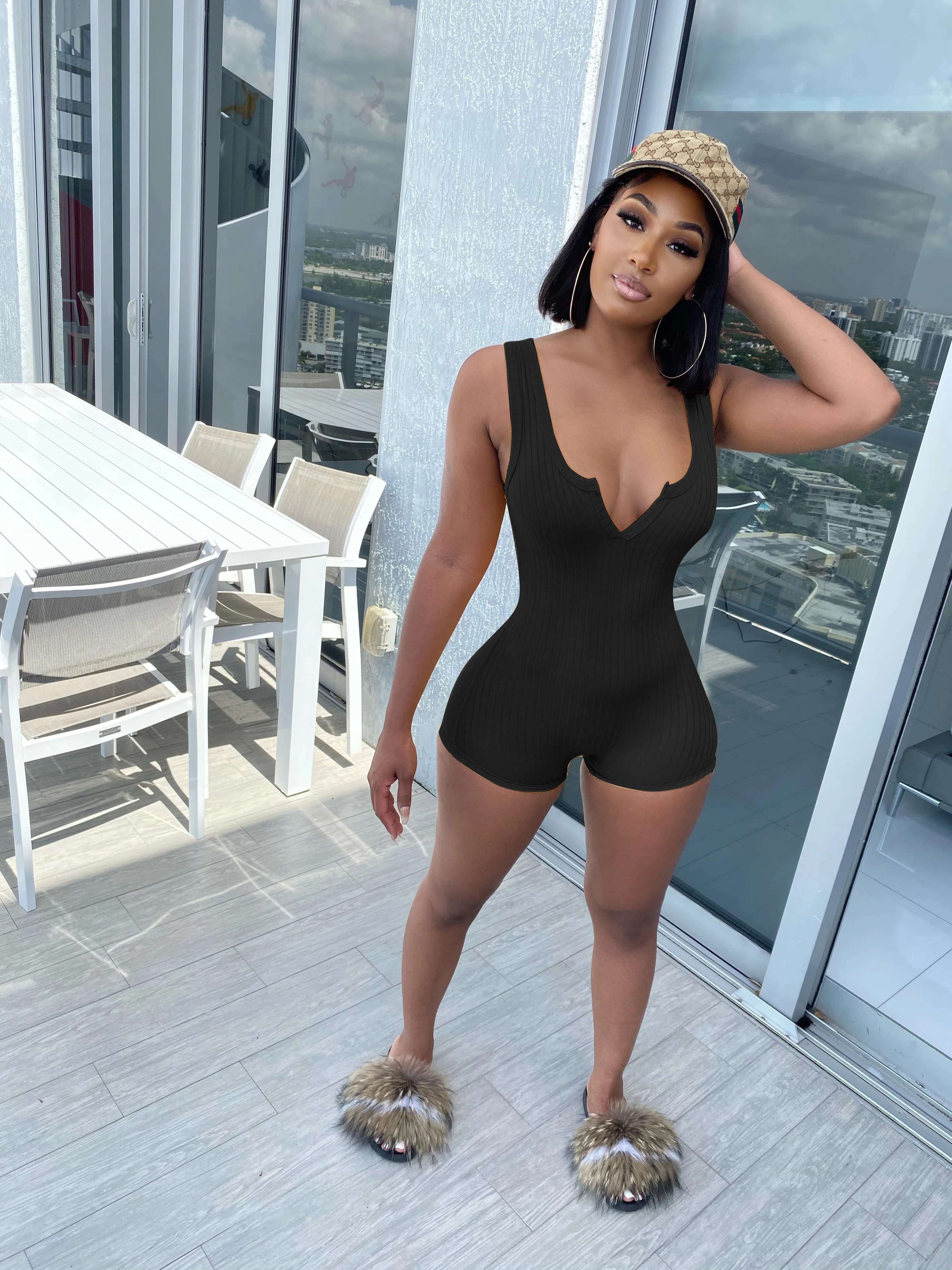 
Bunny-A7102 Body vest V-neck shorts jumpsuit short sets women one piece jumpsuit 