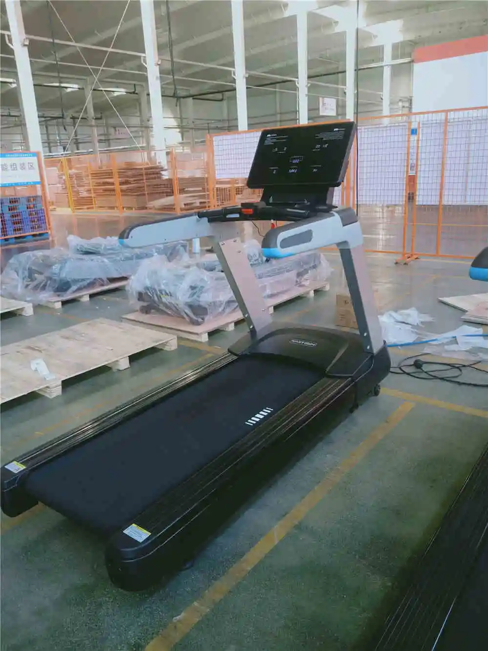 MBH Fitness Commercial treadmill DL-800