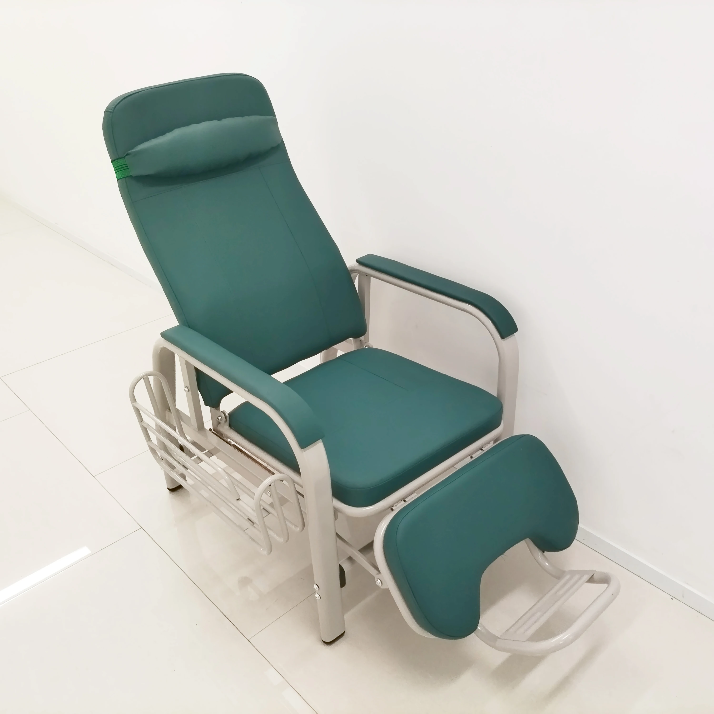 Customizable Medical Furniture Soft Cushion Adjustable Position Patient Reclining IV Stand Blood Transfusion Infusion Chair