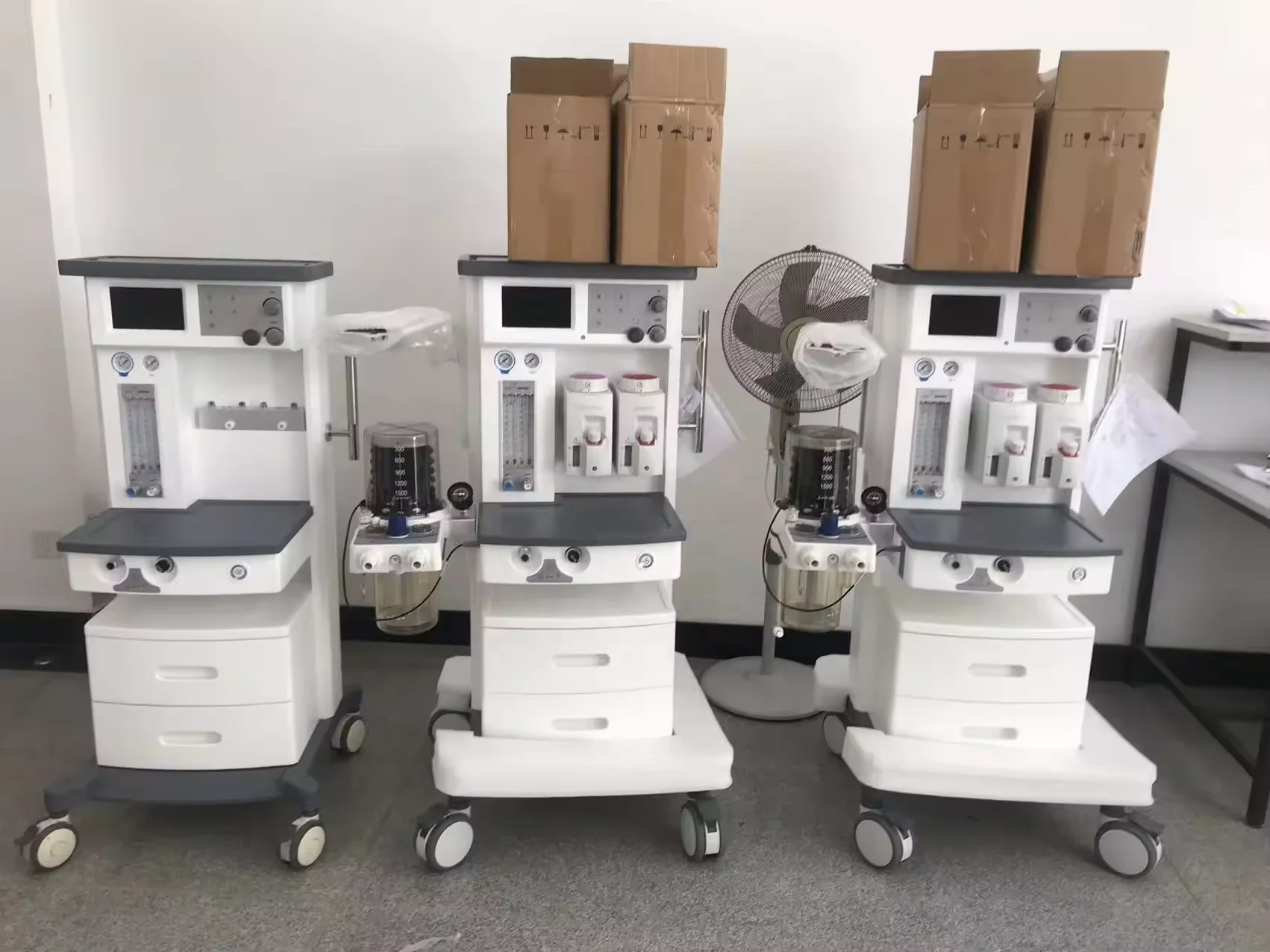 Manufacturer medical anesthesia machine big screen 2 vaporizer anesthesia system with visual and sound alarm