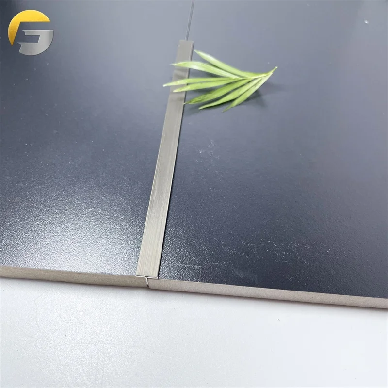 V3065 304 Grade Brushed CP V Grooved Stainless Steel T Patti