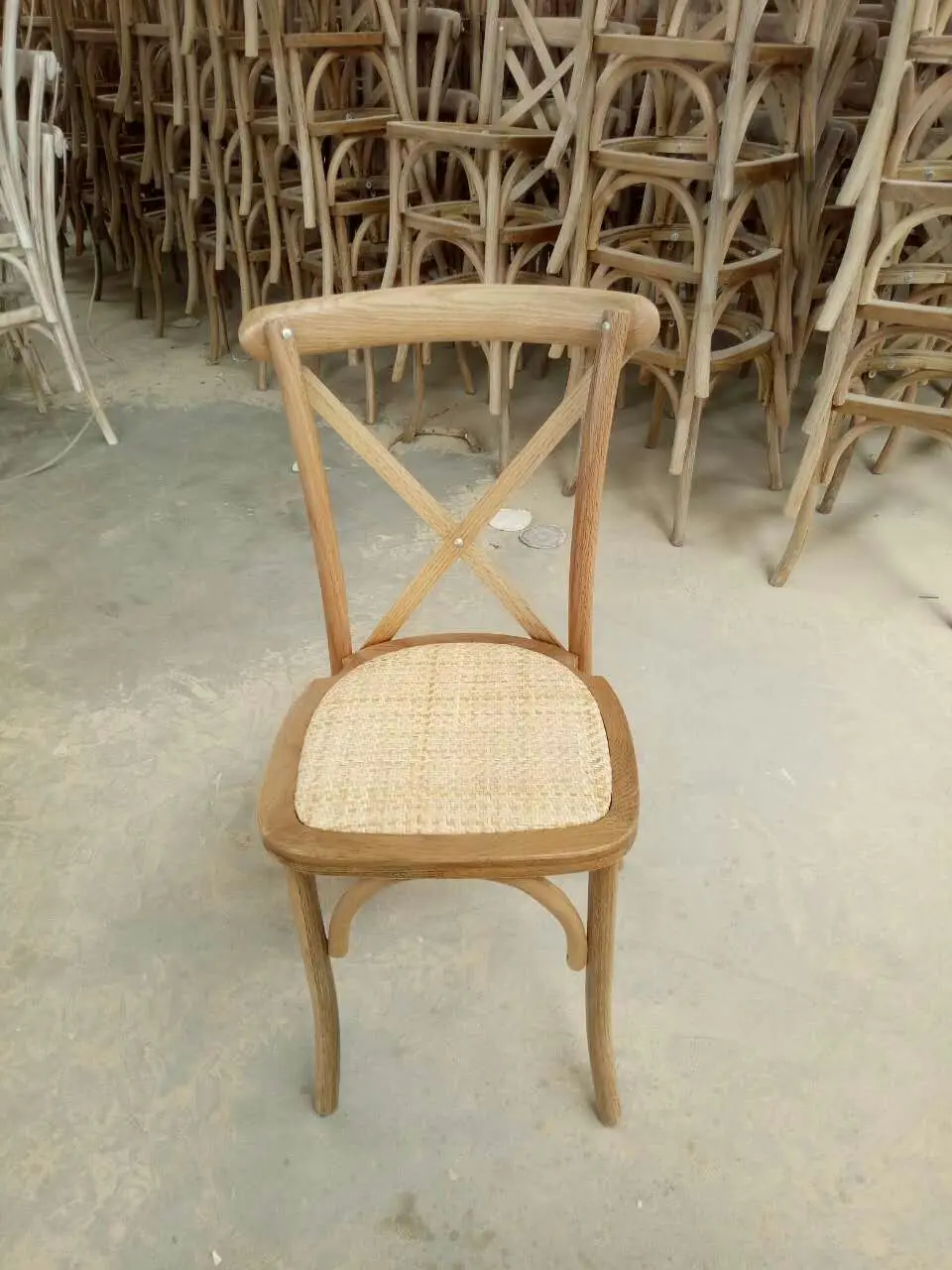 Высокое качество, античный дубовый деревянный крестообразный стул из ротанга, обеденный стул, деревянные стулья для ресторана, сада, свадьбы