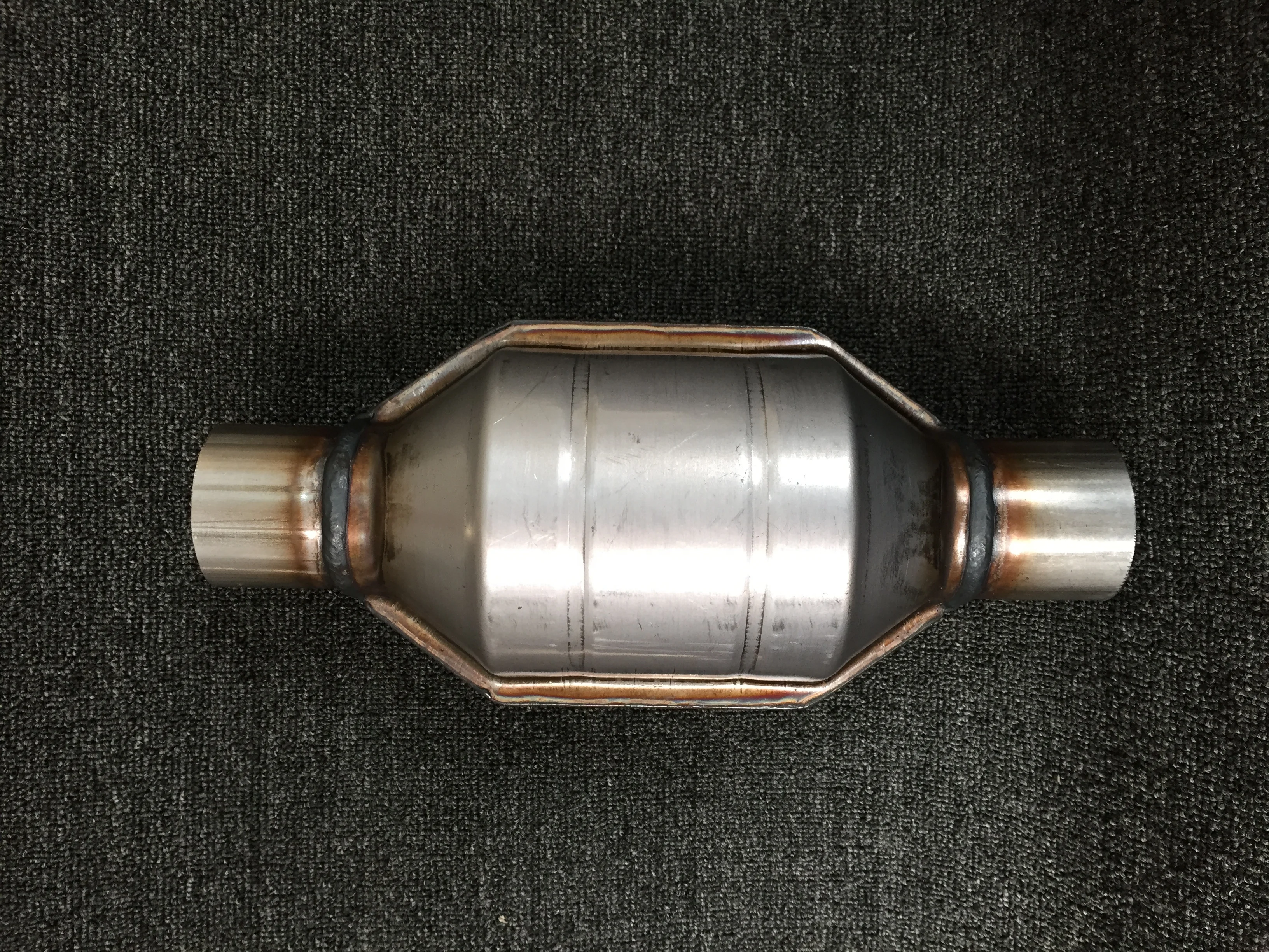 
Three way Oval Universal Catalytic Converter with ceramic substrate LL-0216 