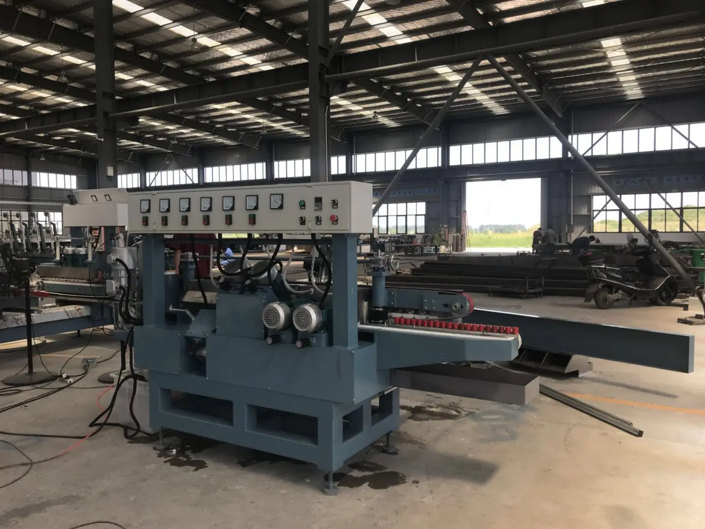 CNC Shaped Cutting Glass Machinery