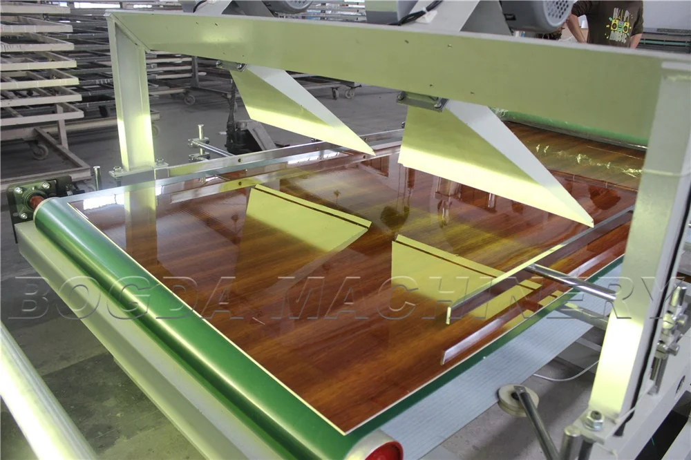 High Speed 1300mm PVC Marble Sheet Three Rollers High Glossing Oil Printing UV Coating Machine