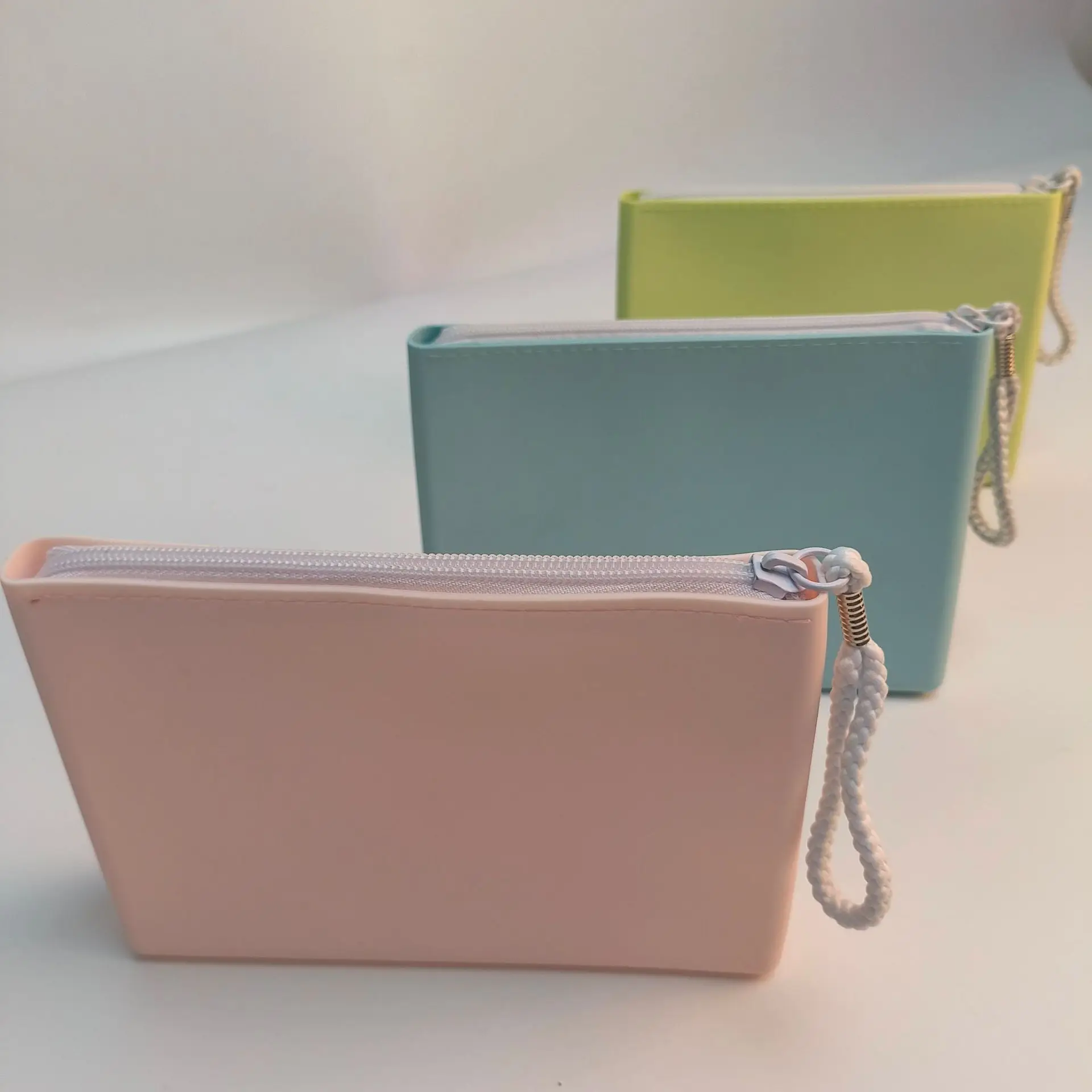 Custom Travel Silicone Makeup Bag Waterproof Portable Cosmetic Storage Bag Silicon Toiletry Bag For Girls