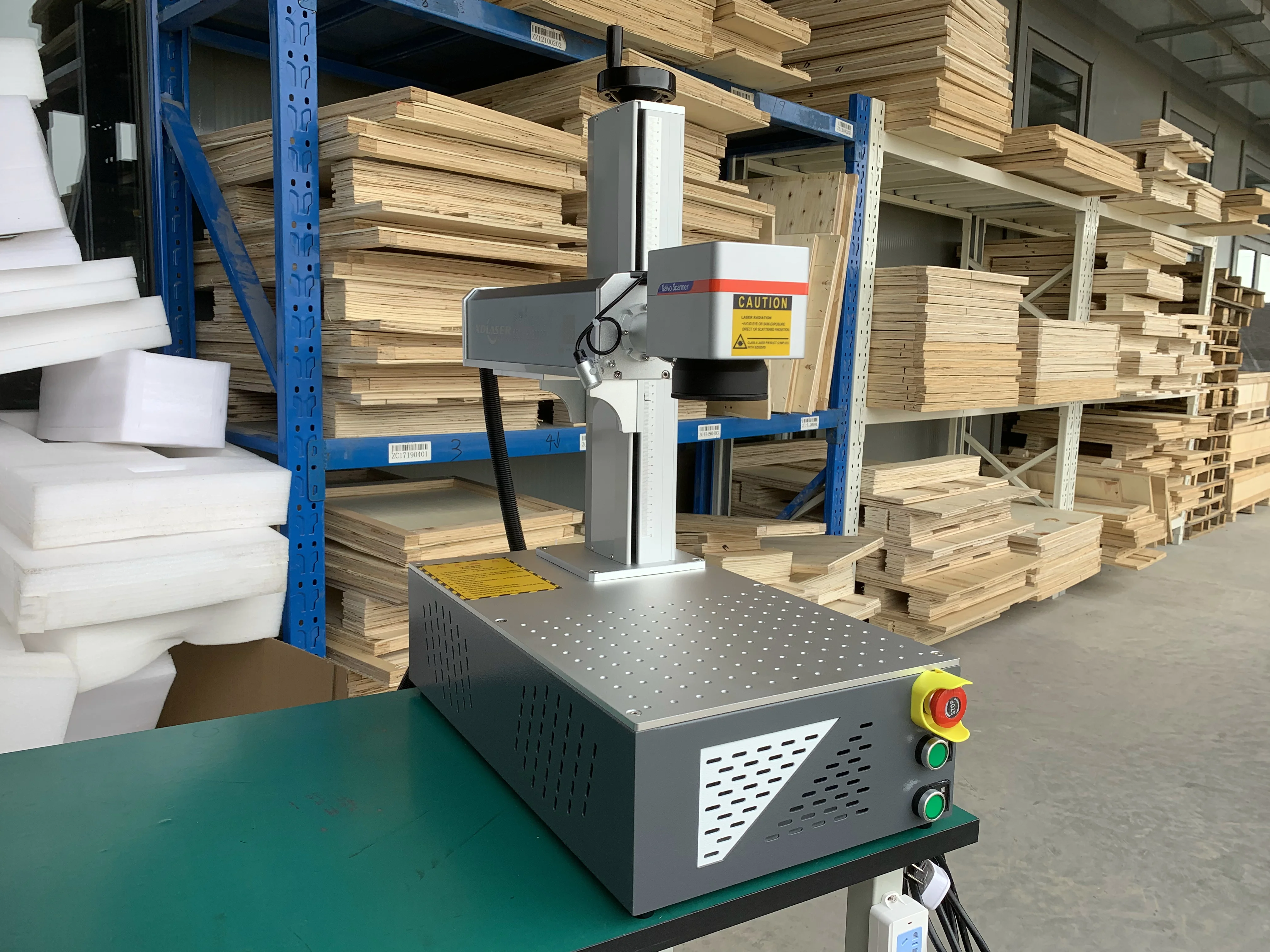 Jewellery Marking Machine Fiber Gold Silver Laser Engraving Cutting Machine with Auto Focus Rotary Fixture and Plate Holder