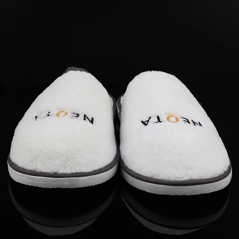 Экологически чистые роскошные спальные комнатные Шлепанцы из хлопчатобумажной ткани кораллового флиса, дешевые оптовые тапочки для спа и отелей