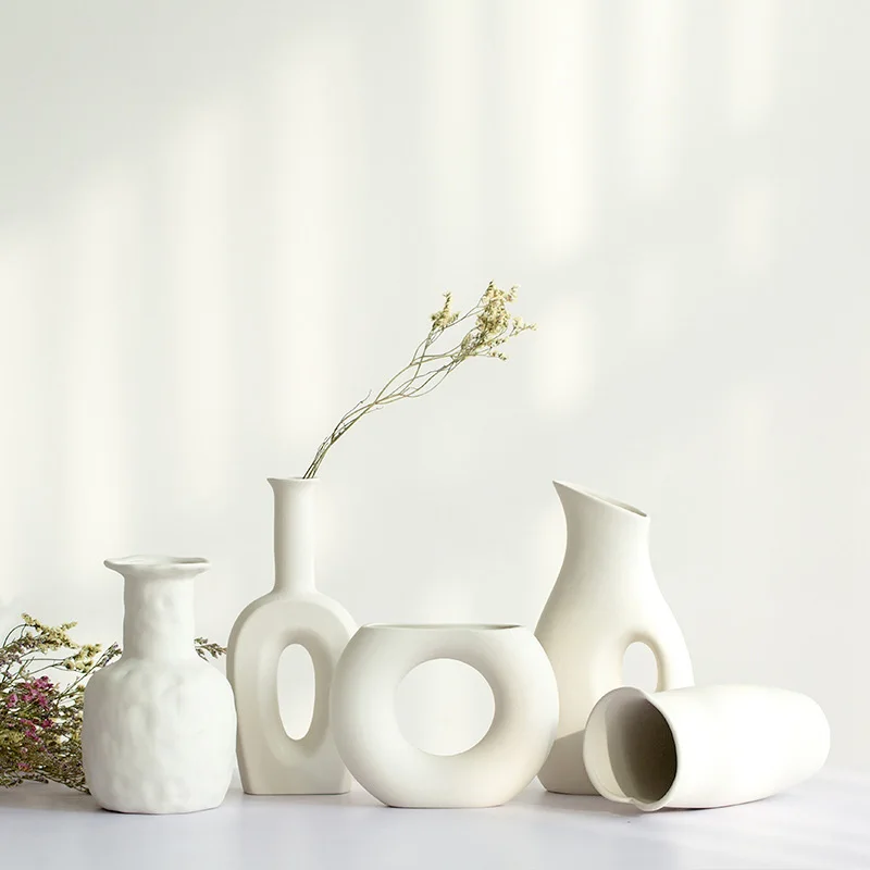 Manufacturers Direct Sales White Ceramic Vase Dry Flower Small Fresh Living Room Flower Vase Home Decoration Crafts Ornaments