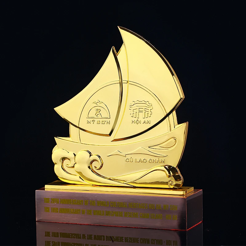Unique design custom gold plated zinc alloy boat shape award trophy