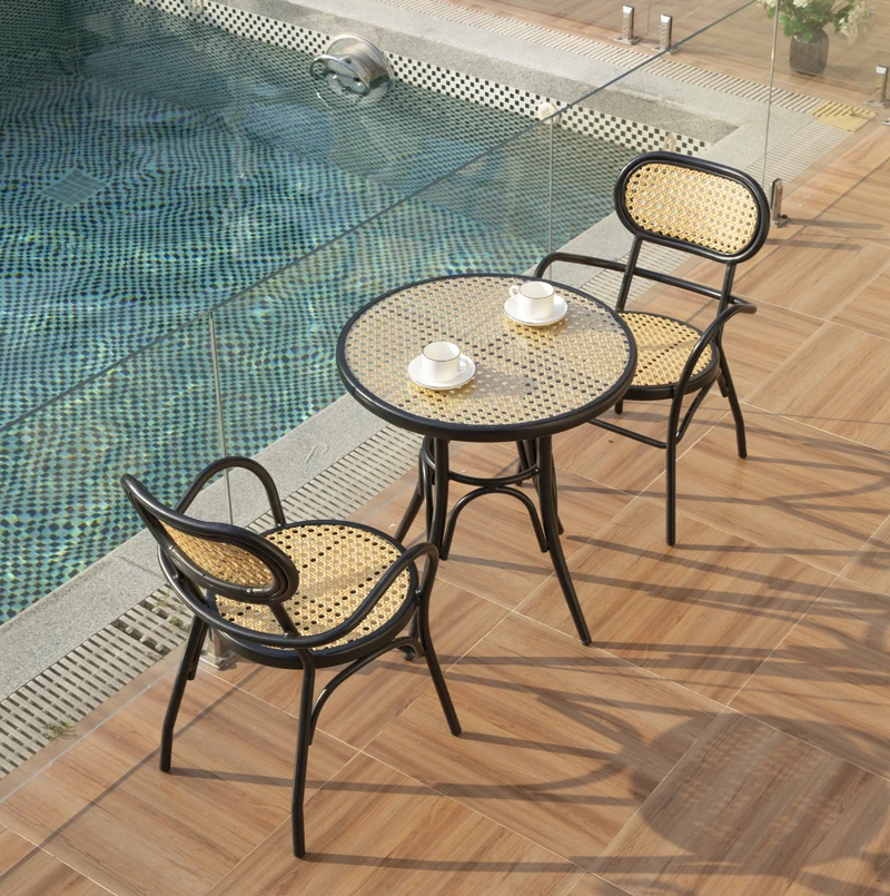 O-003 4 сиденья черного алюминиевого ротанга стекло круглым открытый ресторан кафе мебели бистро набор из стола и стульев