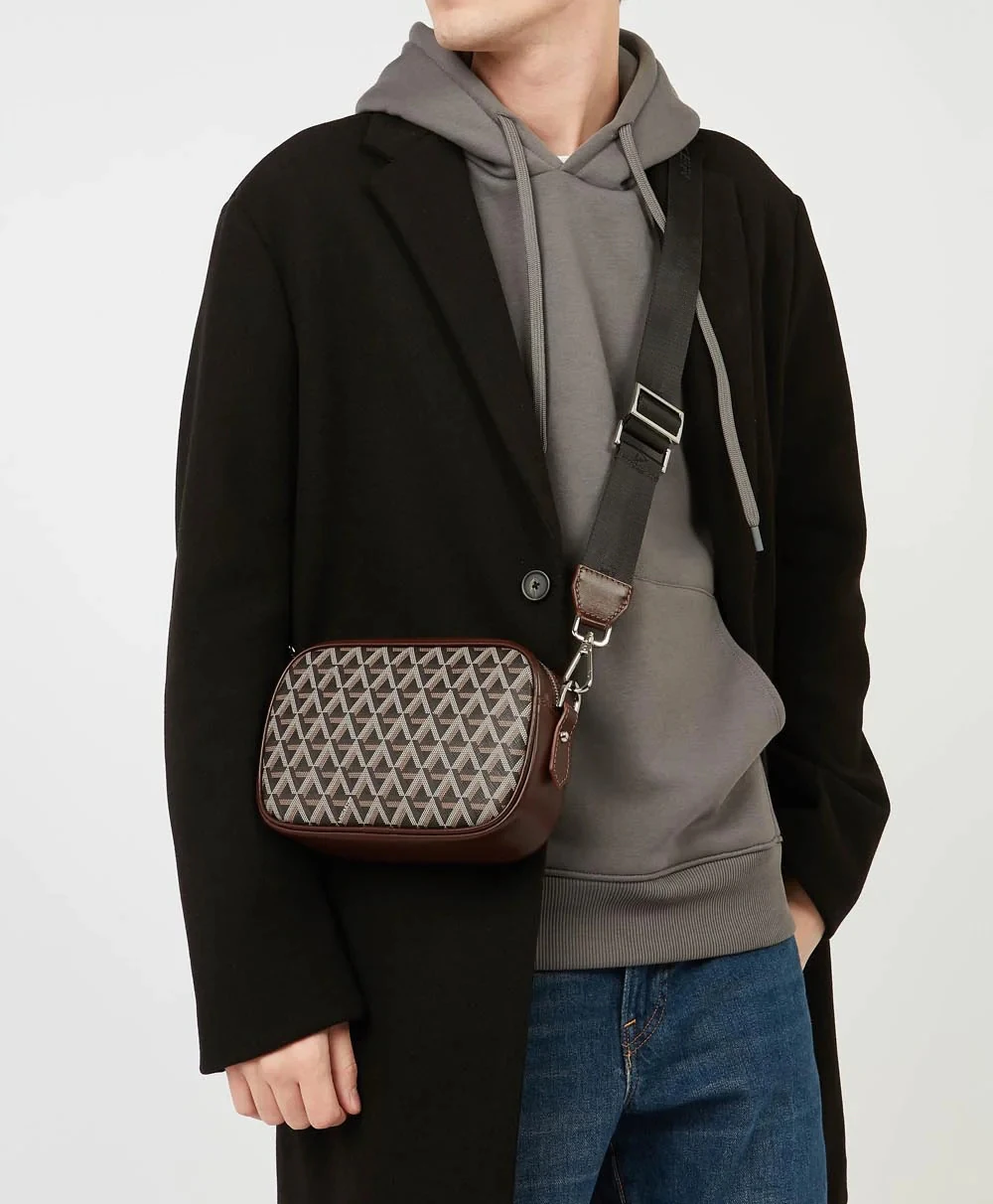 Trendy Custom Men Crossbody Bag Luxury Mini Zipper Leather Messenger Bag for Boy Chest Side Bag with Custom Printing