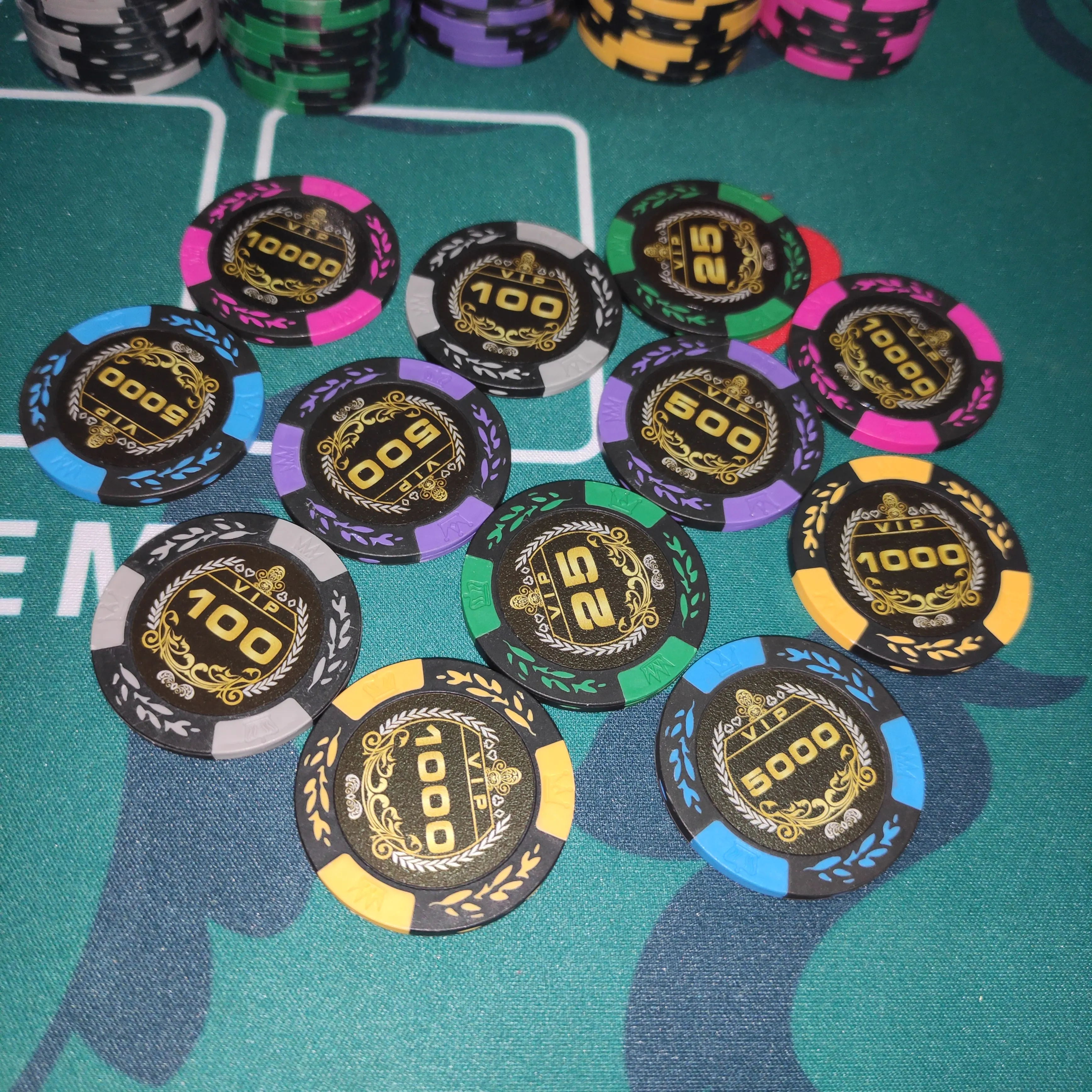 Чистые глиняные покерные чипсы, 40 мм, 13,5 г, 14 г, оптовая продажа, без средней наклейки