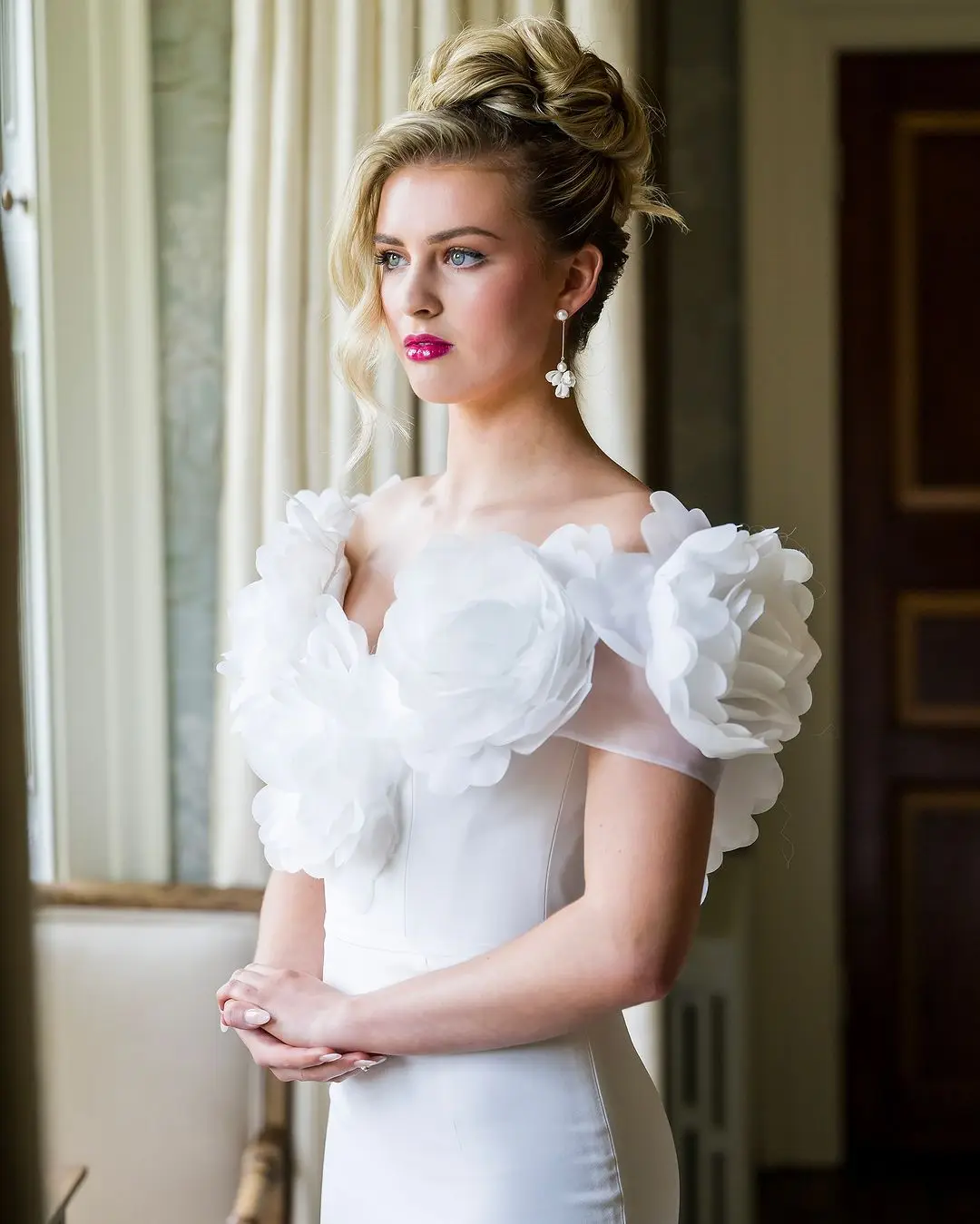 Mily Bridal MW068 Элегантное свадебное платье с открытыми плечами и 3D цветами атласное короткими рукавами платья для выпускного вечера русалкой торжественного свадебного торжества