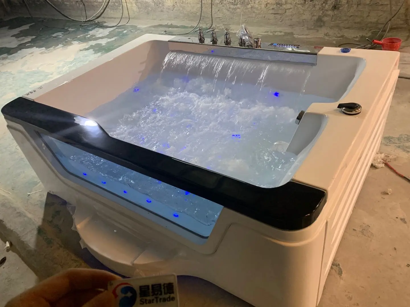 double 2 person whirlpool 2 people jetted bathtub with tv