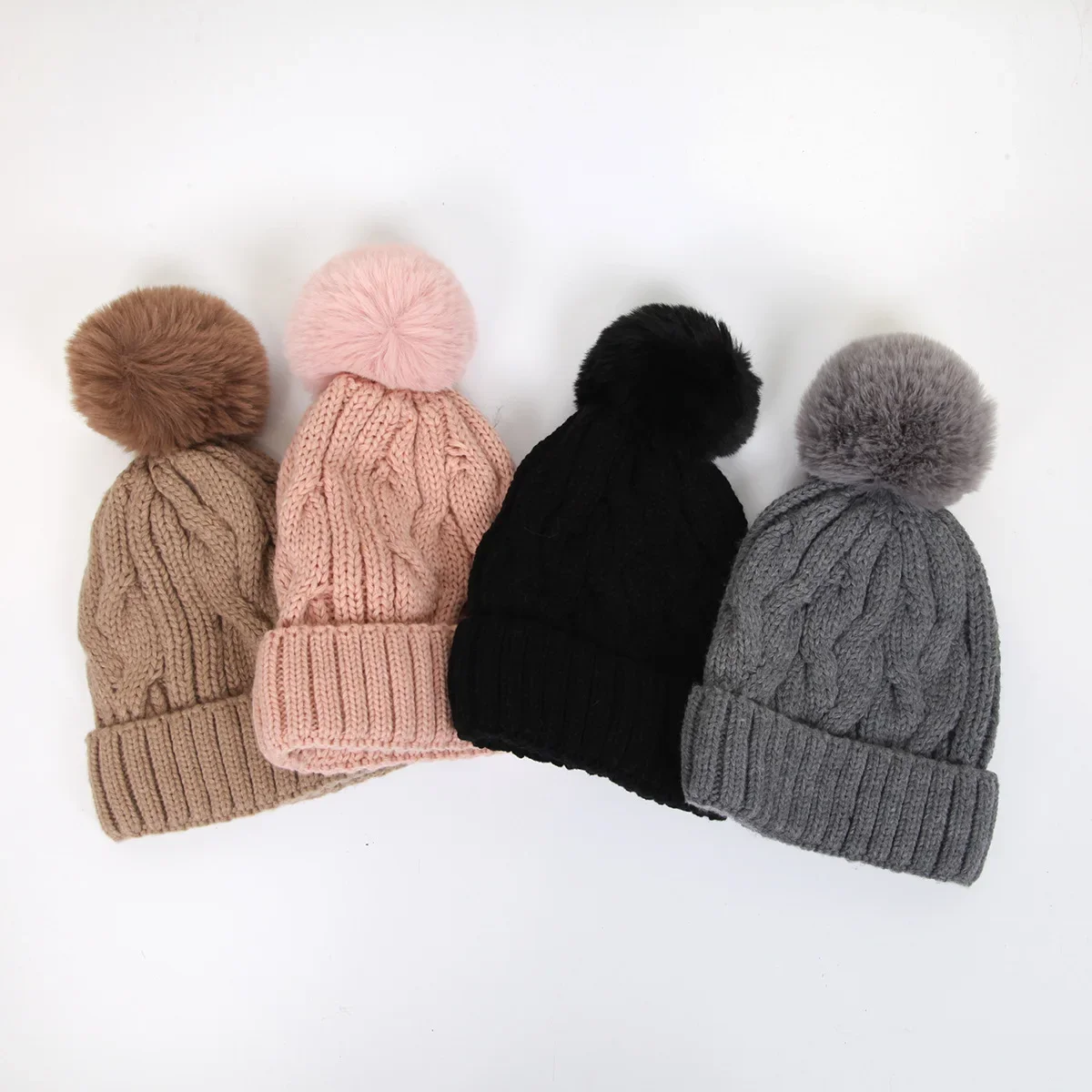 High quality outdoor  adult beanie with pom fur ball hats