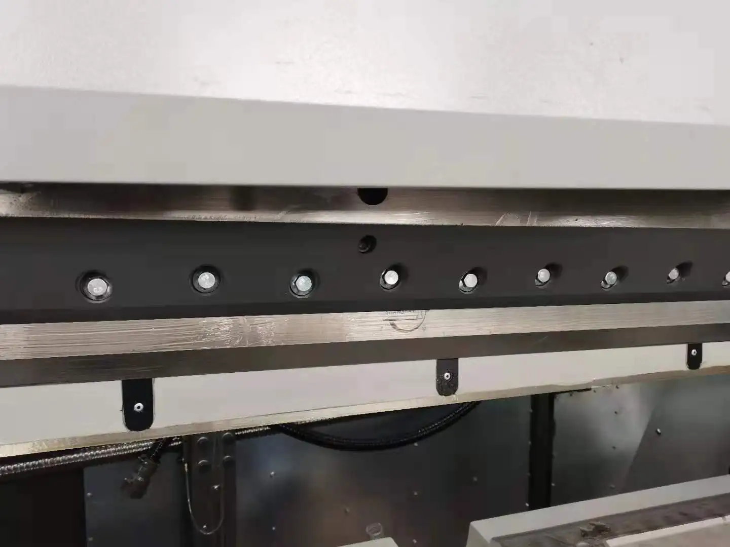 Гильотинный Резак для кожи и бумаги с программным управлением 168 см