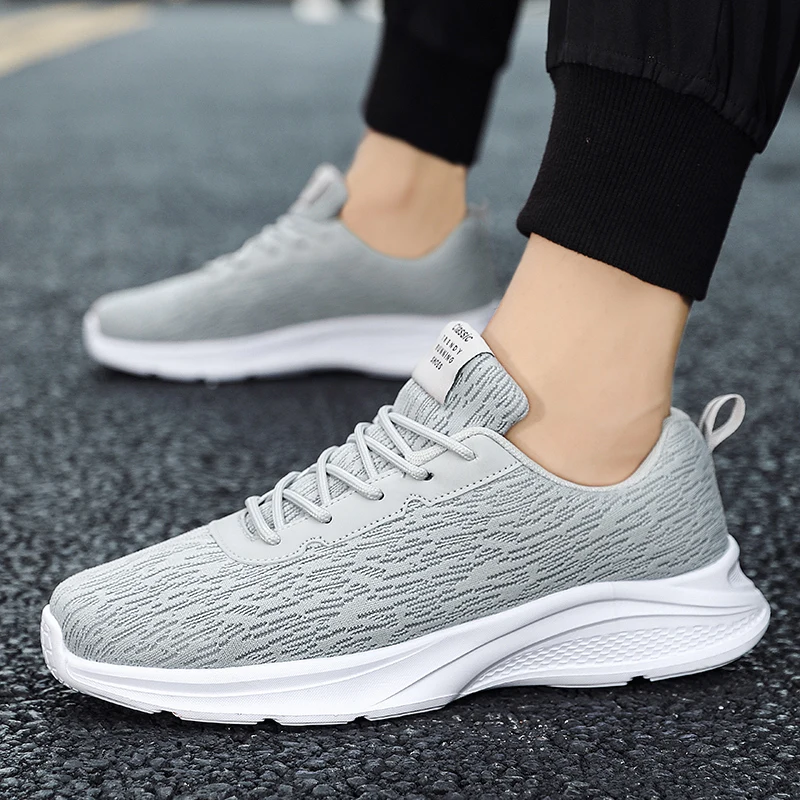 2021 new arrival Sports Shoes breathable mesh men sneakers casual walking light outdoor black gray Running