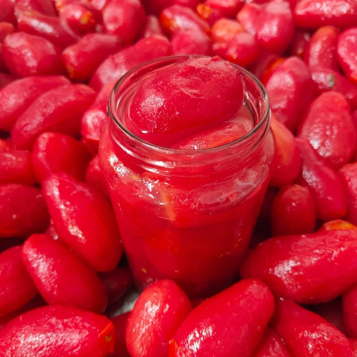 High Quality Hand Peeled  Fresh Red Tomato In Brine Made in Italy Gourmet For Pasta, Second Plate And Italian Focaccia 500g