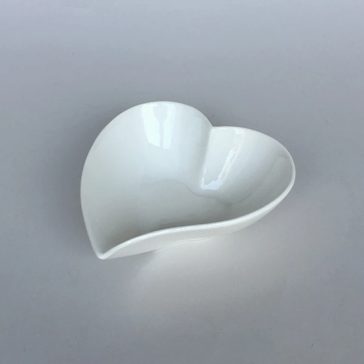 Popular design heart shape dish plate modern wedding party decor porcelain ceramic plates