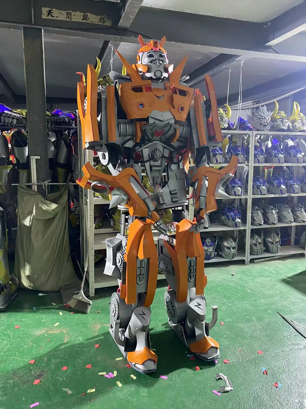Guangzhou Factory Life Size Huge Size Auto Spare Parts Make Money Robot Costume For Adversting VR Shop Business Stage Led