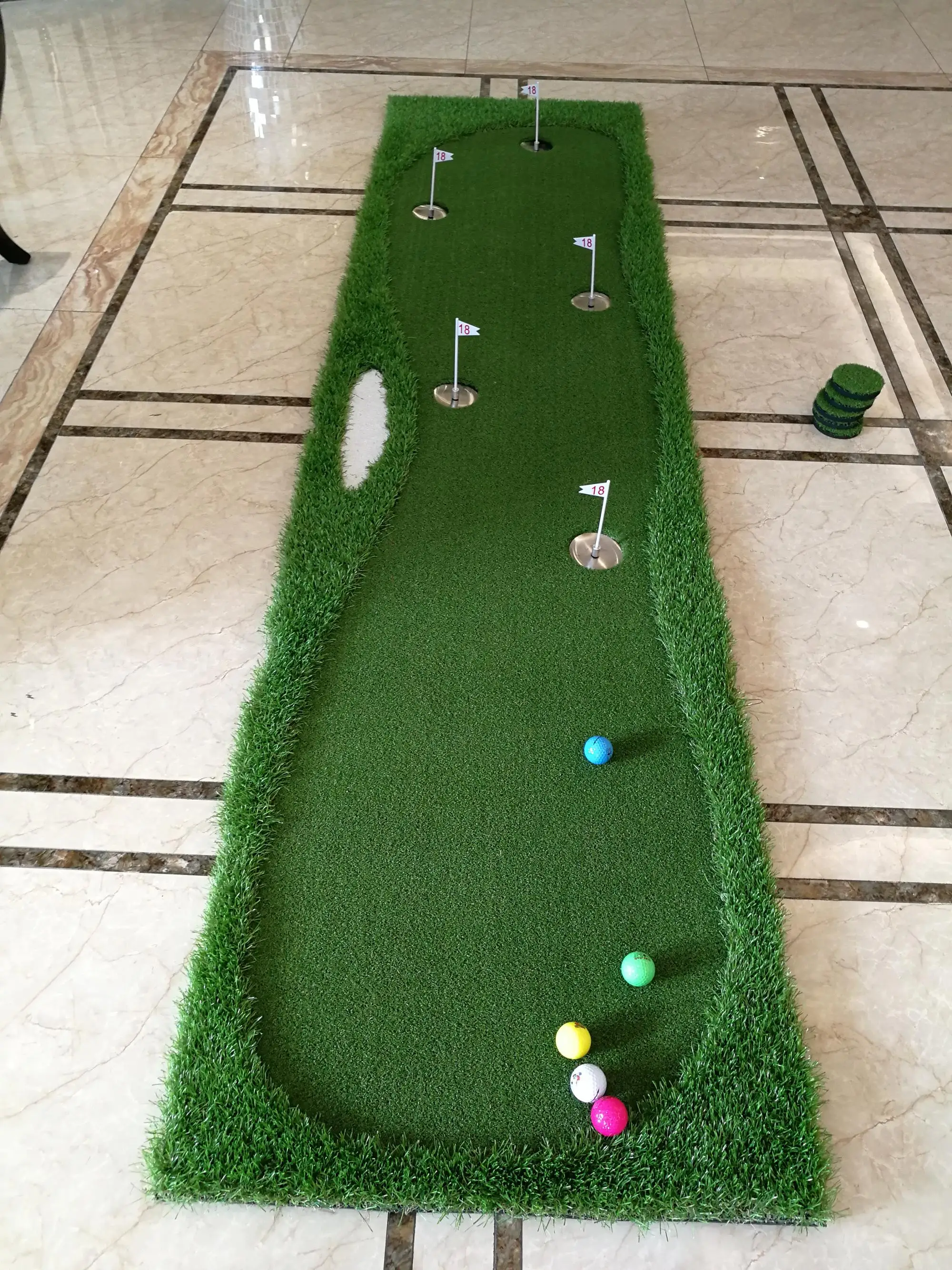 New Golf Putting Mat Size 75cm*300cm golf putting green artificial grass with 5 holes