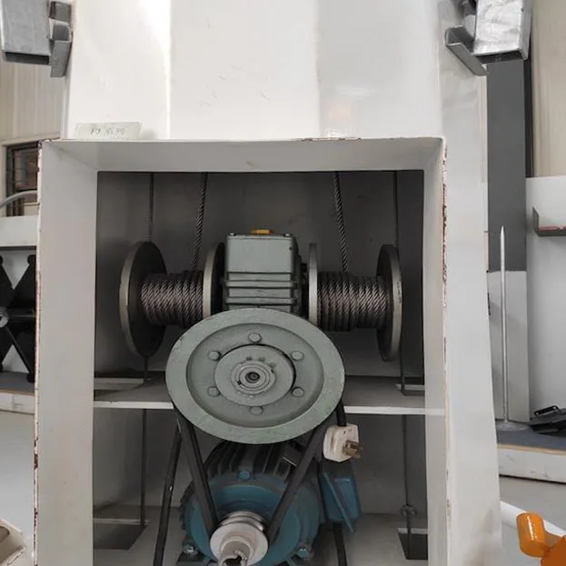 Устройство для опускания с дистанционным управлением флаг тюремного двора уличный фонарь высокой средней мачты на солнечной батарее мини-Восьмиугольные столбы