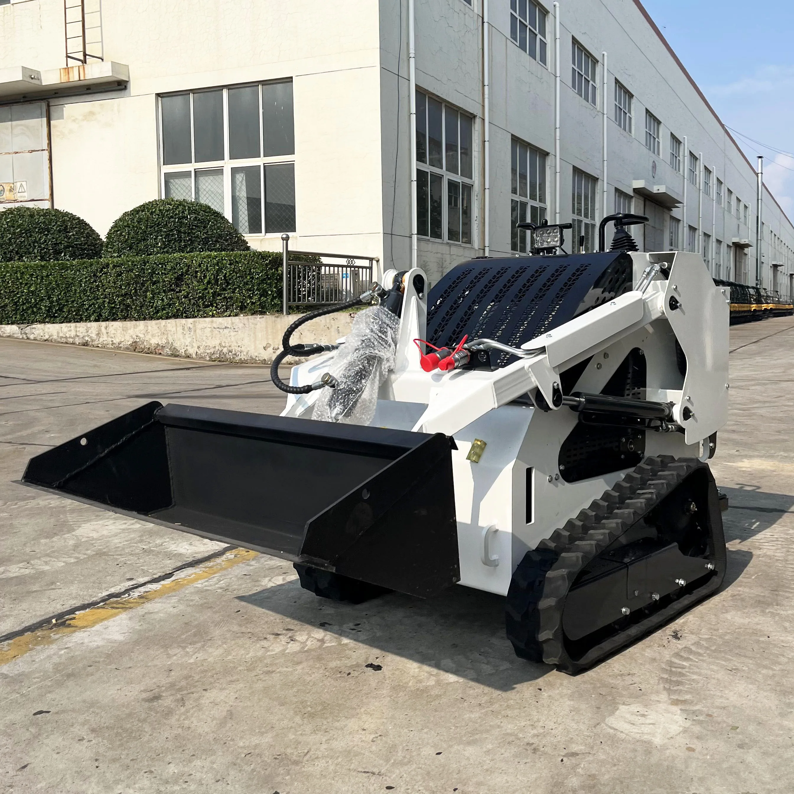 Mini loaders are a good helper for workers at competitive prices