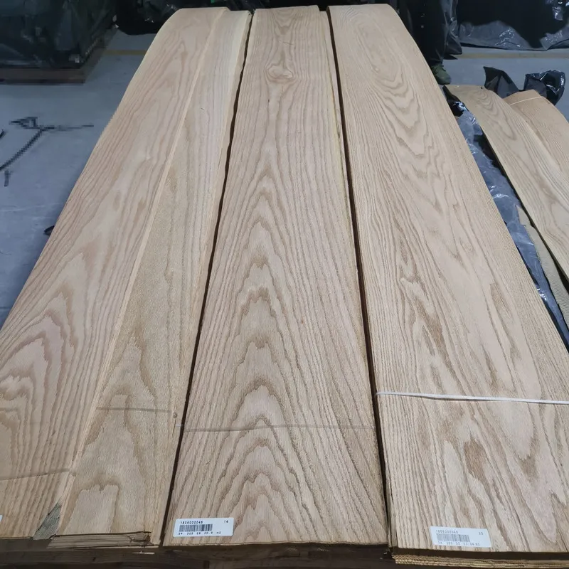 Poplar Material Oak Veneer Good Quality Crown Cut Grain Light Oak Veneered Mdf