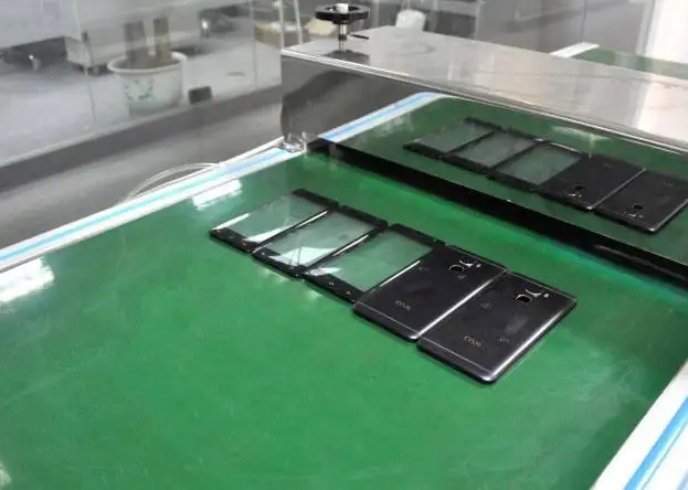 Plasma surface treatment equipment for smartphone cover glass