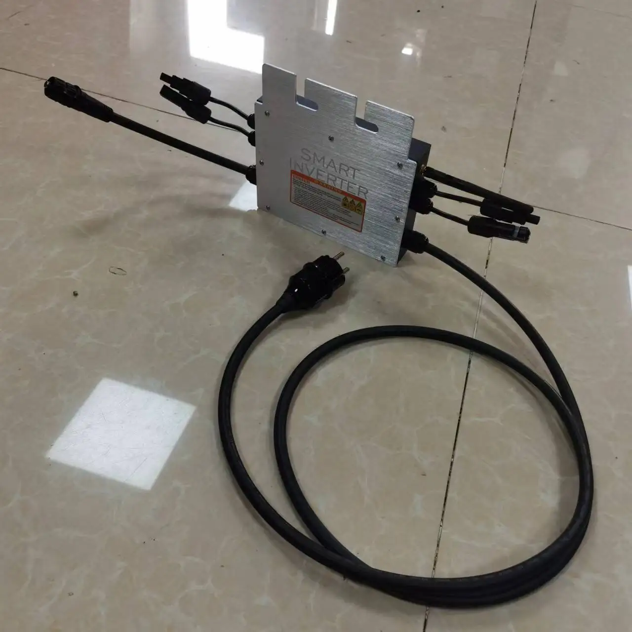 SG600MD Micro Inverter Low Cost Soar Panel 600W Balcony Solar System Balkonkraftwerk Schuko Cable Solar Dc Connector