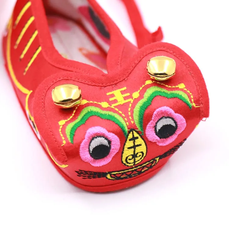 
2021 Traditional Chinese Baby Birthday Gift Shoes Hand Embroidery 