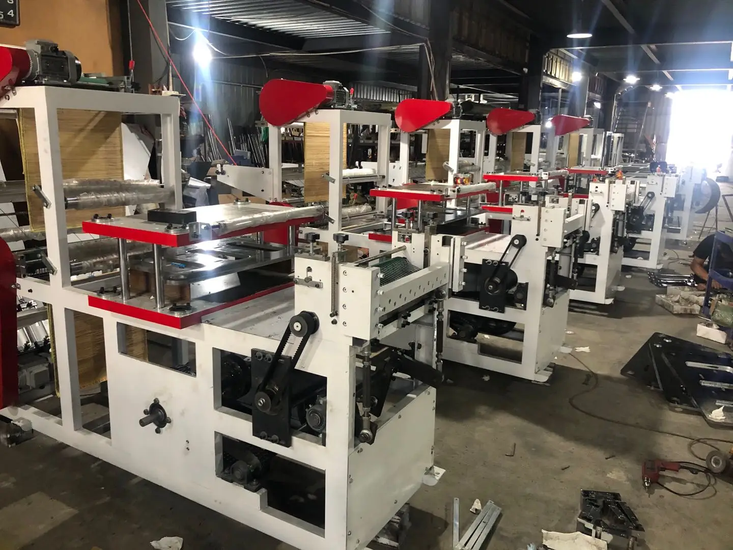 Сток высокая скорость 300 шт/мин дешевый тип двухслойная пластиковая HDPE CPE перчатка делая машину цена с горячим штифтом